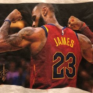 Nike LeBron James tshirt size L